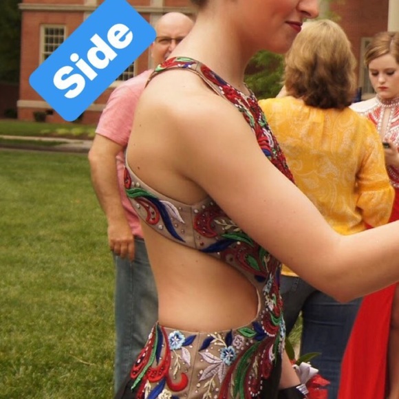 Prom dress - Picture 4 of 4